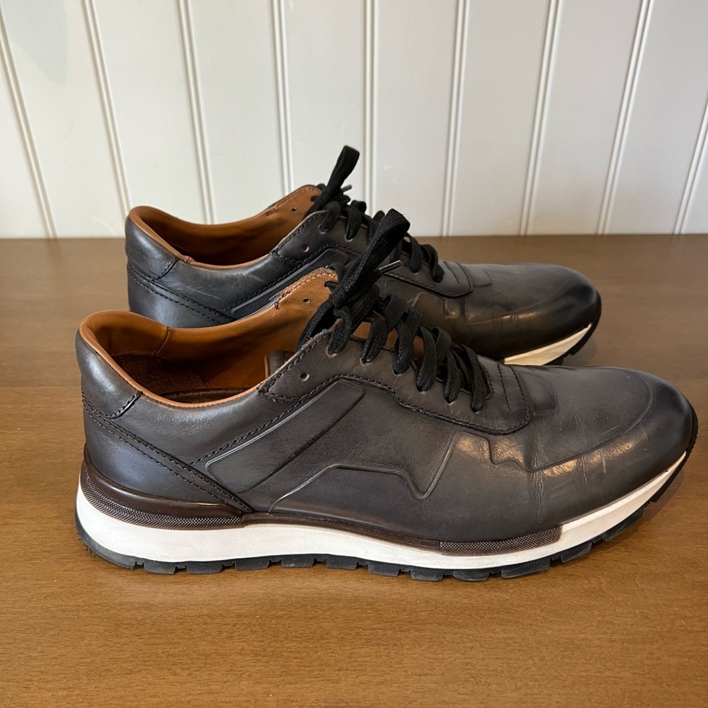Bruno Magli Mens dressy sneakers. Size 12.